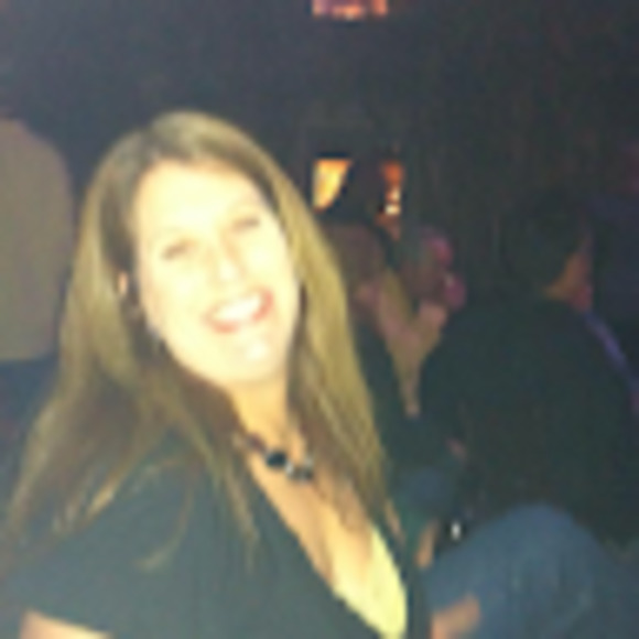 Meet your Posher, Stacy - Picture 2 of 2